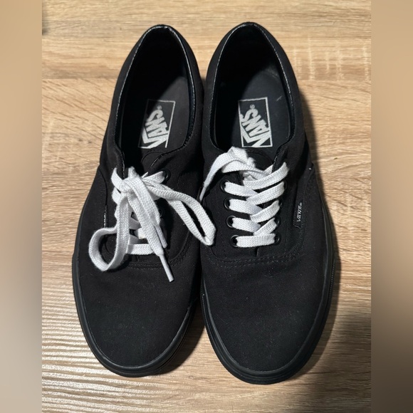 Vans triple black women’s 8.5 Men's 7 Canvas Sneakers off the wall low shoes - Picture 4 of 5